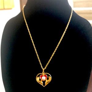 19” “Heart held by hands” Neclace (Sku173)